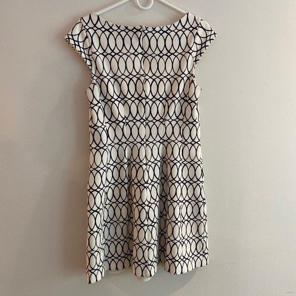 Vintage Lilly - Picture 1 of 4